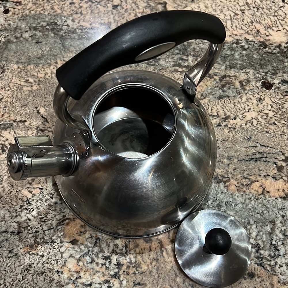 Stainless Kettle - Picture 2 of 4